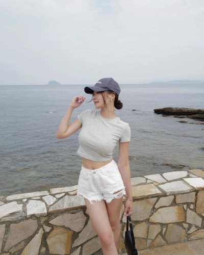 人妻系列专区一区人妻系列专区一区，探讨情感、婚姻与社会的多元视角
