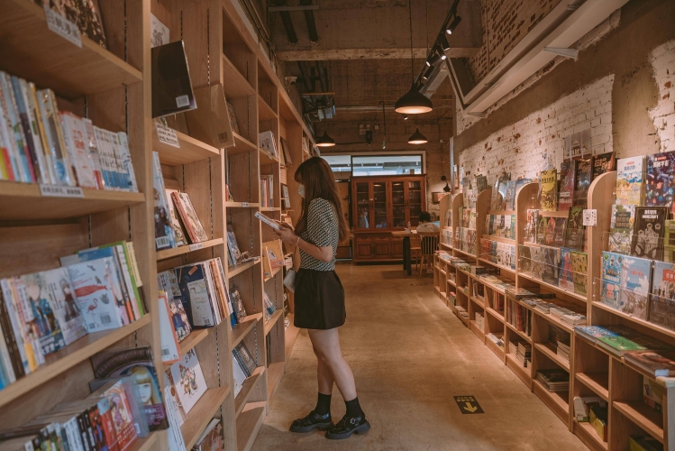 亚洲日韩AV精品一区二区小说，文化现象与市场需求深度解析
