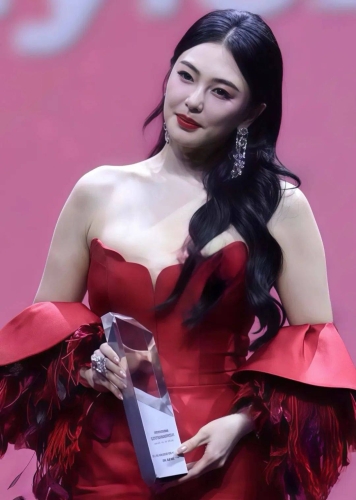 波多野结衣，免费视频引领潮流，精彩不断